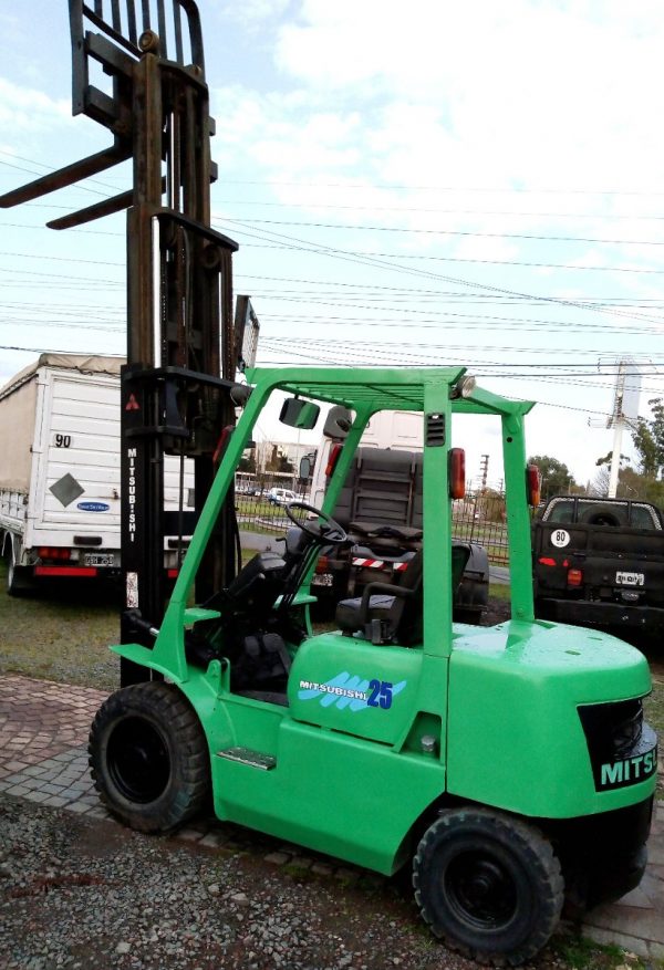 Autoelevador Mitsubishi 2.5ton Diesel 1998 - Imagen 7