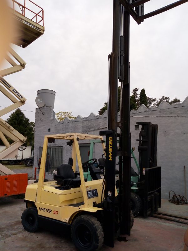 Autoelevador Hyster Compacto 2.5ton Torre Triple